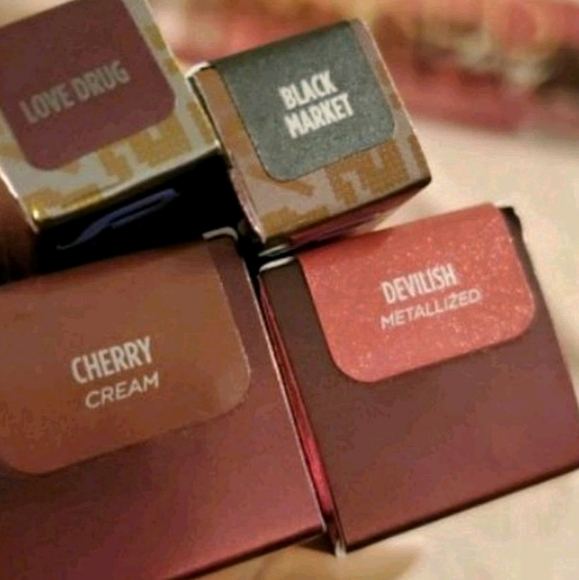 Naked makeup - Picture 3 of 3